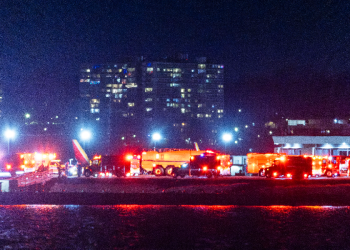 SAD: Sudar putničkog zrakoplova i vojnog helikoptera – vjeruje se da su svi poginuli