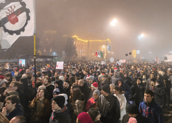 Srbija: Studenti 2025. godinu dočekali u tišini u spomen na 15 žrtava