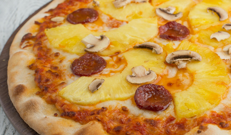 Britanska pizzerija staje na kraj ananasu: Havajsku pizzu naplaćuju 118 eura