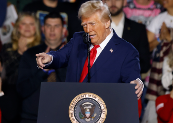 Trump naredio brisanje rodne ideologije iz ugovora i s društvenih mreža
