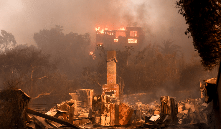 Slavnim osobama izgorjele kuće u požaru u Los Angelesu
