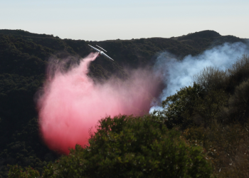 Dobre vijesti iz Los Angelesa: Dva velika požara stavljena pod kontrolu