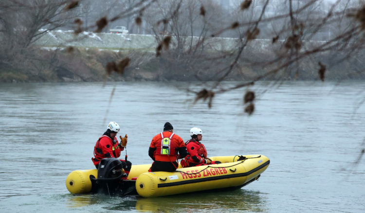 Uvjeti zbog brzine Save nepovoljni, no potraga za djetetom se nastavlja