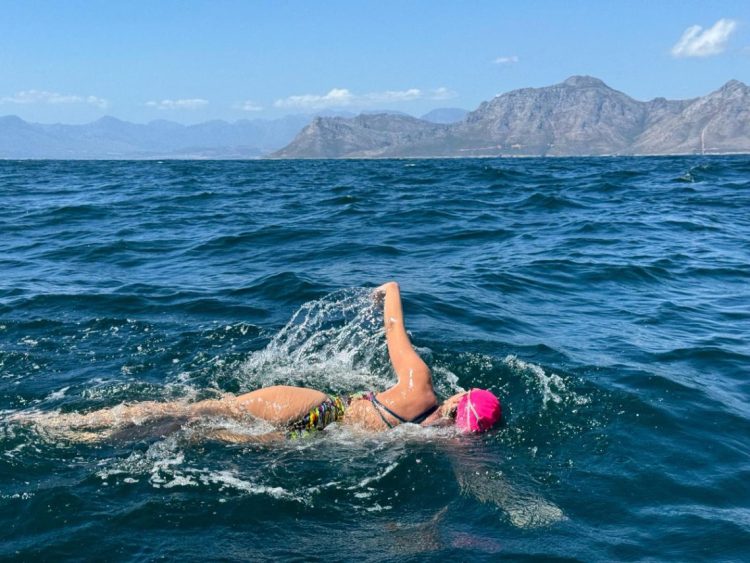 Hrvatska plivačica Dina Levačić preplivala Rottnest Channel dug 19,7 km