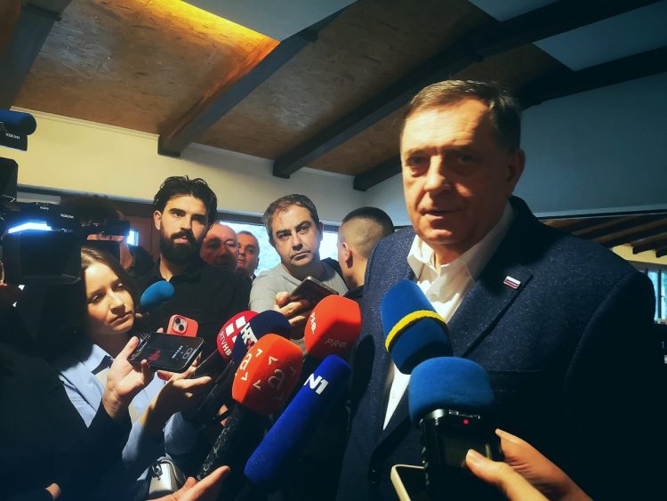 Milorad Dodik nepravomoćno osuđen na godinu dana zatvora
