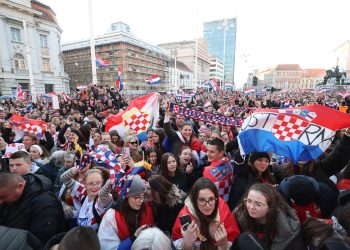 Srebrni rukometaši dočekani na prepunom Trgu bana Jelačića