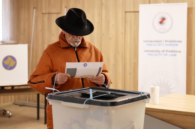 Izbori na Kosovu, srpska zajednica želi nazad u institucije