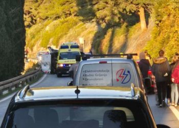 Stijena pala na kombi kod Dubrovnika, jedna osoba smrtno stradala, druga teško ozlijeđena