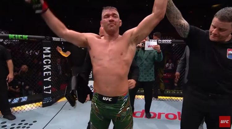 UFC: Du Plessis dominantno obranio titulu protiv Stricklanda