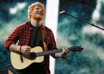 Ulična svirka Eda Sheerana naglo prekinuta od strane indijske policije