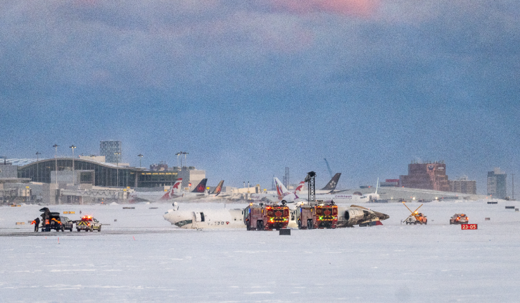 Kanada: Prilikom slijetanja prevrnuo se avion, ozlijeđeno 18 osoba