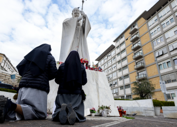 Zdravstveno stanje pape Franje ide na bolje