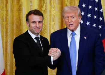 Macron: ‘Mir se mora postići da Putin ne pokrene novi napad’