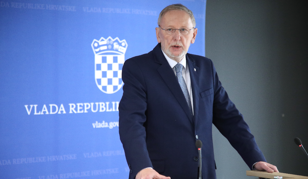 Božinović najavio smanjenje broja ilegalnih migranata koji ulaze u Hrvatsku Božinović najavio smanjenje broja ilegalnih migranata koji ulaze u Hrvatsku