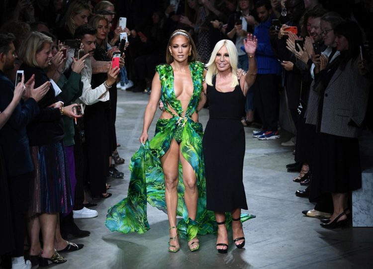 Donatella Versace odstupa s mjesta glavne kreativne direktorice brenda Versace
