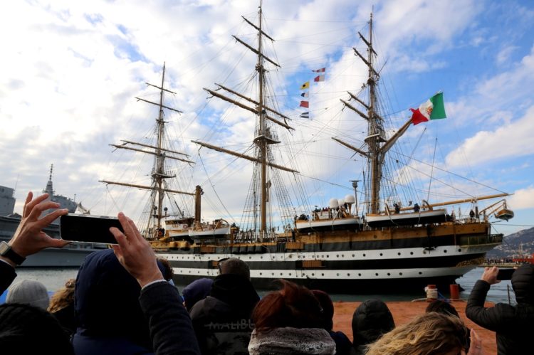‘Najljepši brod na svijetu’, jedrenjak Amerigo Vespucci, uplovio u Trst