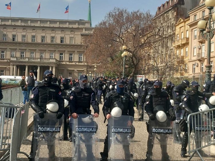 Veliki prosvjed u Beogradu: Tisuće građana na skupu ’15. za 15.’