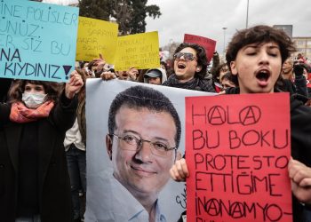 Istanbulski gradonačelnik ostaje u zatvoru, suspendiran je s funkcije