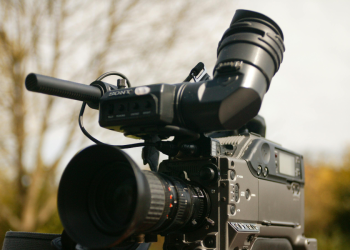 Održana tribina o hrvatskom jeziku i lektorima u medijima