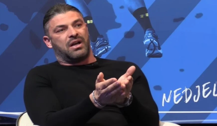 Andy Bara demantirao medije: ‘U dvorište je bačena petarda, a ne bomba’