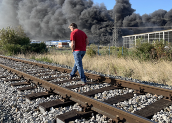 Požar zahvatio vlak u prometu, policija najavila očevid