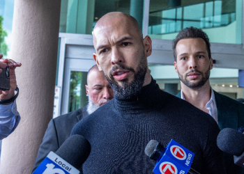 Andrew Tate vratio se u Rumunjsku kako bi se suočio s optužbama za silovanje