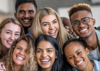 Zašto nam je netko lijep? Znanost o privlačnosti, simetriji i društvenim normama