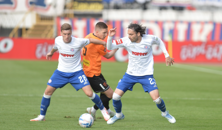 Hajduk svladao Šibenik i preuzeo vrh tablice, Dinamo blijedom partijom remizirao s Varaždinom