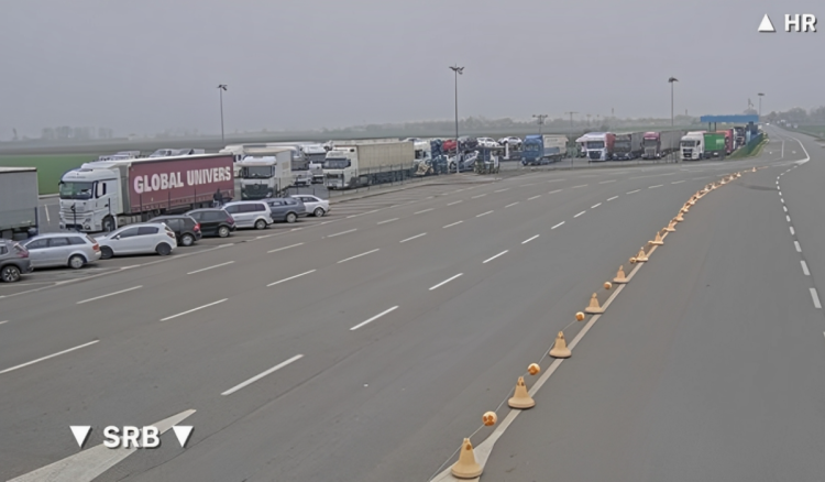 Prometni kaos: Gužve na Tovarniku, prekidi trajekata i loši uvjeti na cestama