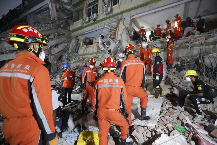 Mjanmar na rubu: 3000 mrtvih, zatrpanima prijeti utapanje zbog kiše