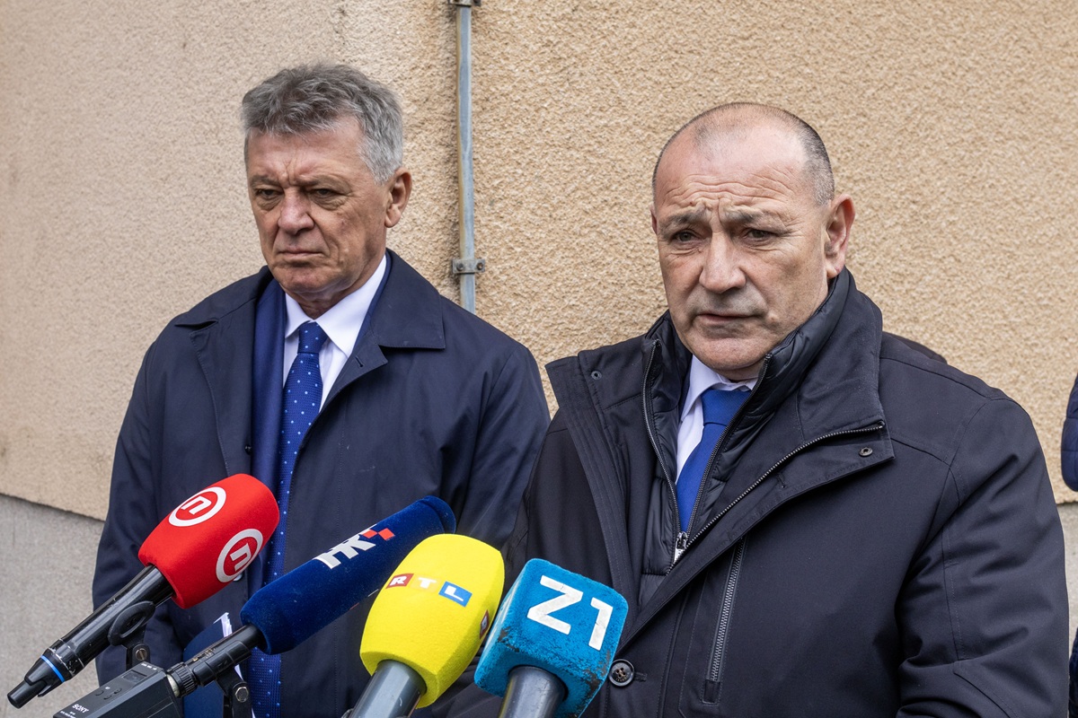 Identificirane nove žrtve iz masovne grobnice kod Vukovara Identificirane nove žrtve iz masovne grobnice kod Vukovara