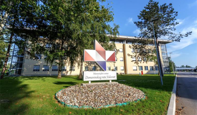 Od 2016. Memorijalni centar Domovinskog rata u Vukovaru posjetilo 290.000 učenika