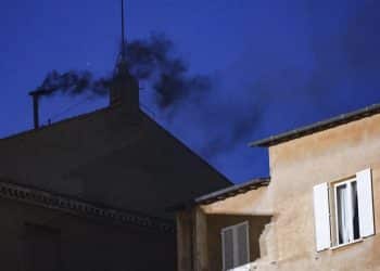 Još nema novog pape: Crni dim ponovno iz Sikstinske kapele