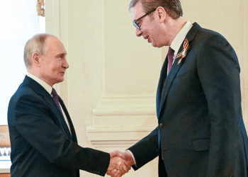 Rusija tvrdi da Srbija isporučuje streljivo Ukrajini, Vučić to nije negirao