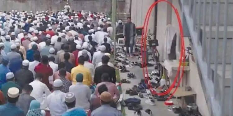 U Italiji muslimani prekrili Isusov kip tijekom molitve u crkvi