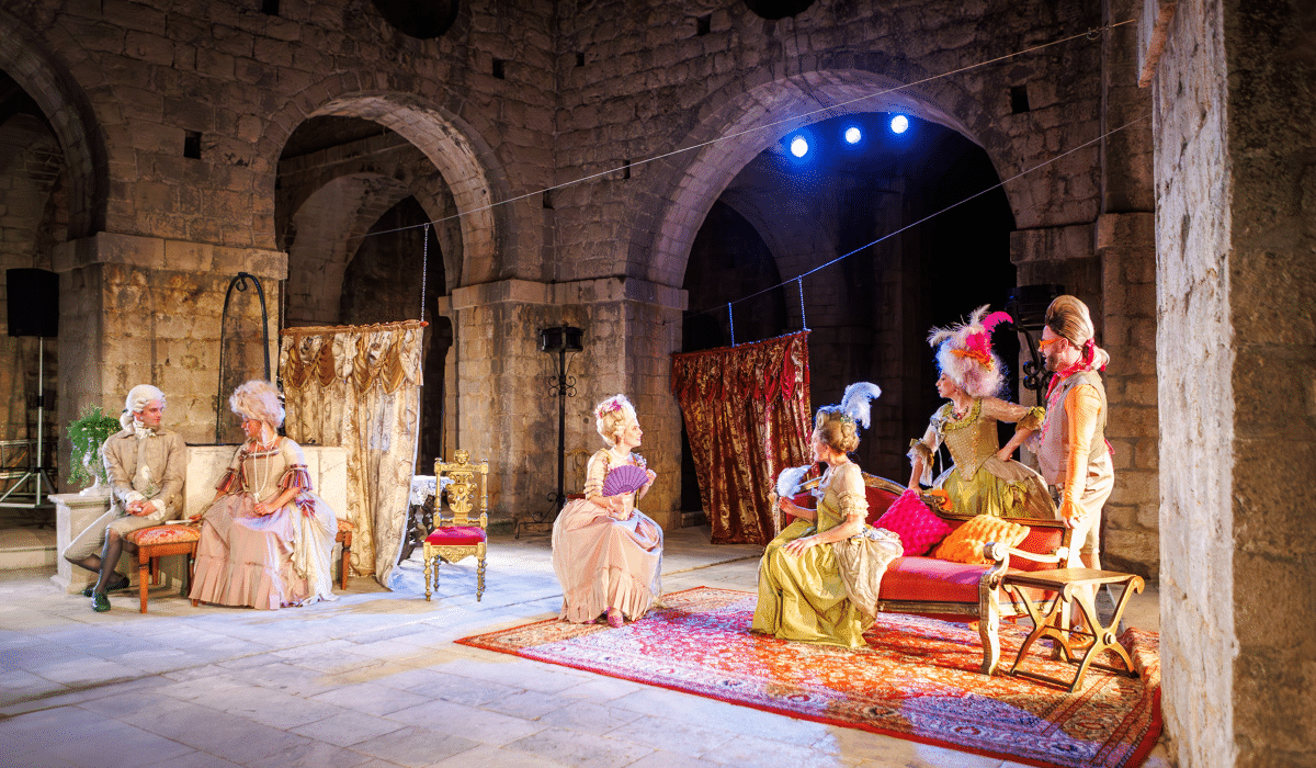 11. Midsummer Scene otvoren premijerom ‘Škole skandala’ na dubrovačkim zidinama 11. Midsummer Scene otvoren premijerom ‘Škole skandala’ na dubrovačkim zidinama