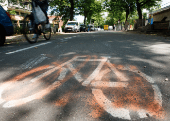 Njemačka raspisala referendum o zabrani prometa u središtu Berlina