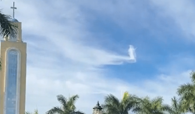 VIDEO Čudo na Filipinima: Oblak u obliku Isusa prošao iznad bazilike Male Gospe