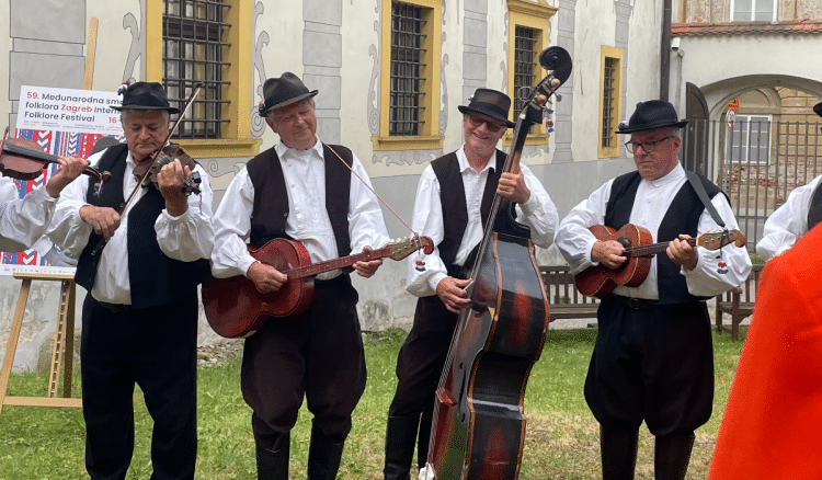 Karlovac nastupima ansambala iz cijele Europe otvorio 26. Međunarodni festival folklora