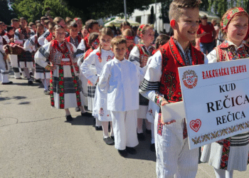 Održani 59. Đakovački vezovi, u povorci i 34 dječje folklorne skupine