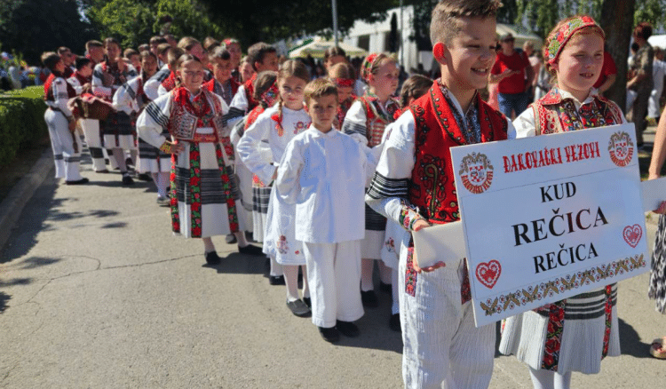 Održani 59. Đakovački vezovi, u povorci i 34 dječje folklorne skupine