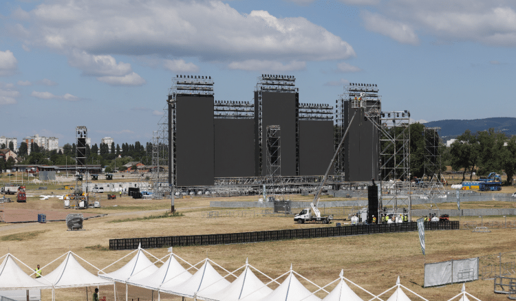 Tijekom Thompsonovog koncerta zabranjeno neovlašteno uzlijetanje dronova