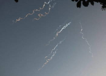 Iran krenuo u osvetu, lansirao preko 100 raketa na Tel Aviv i Jeruzalem