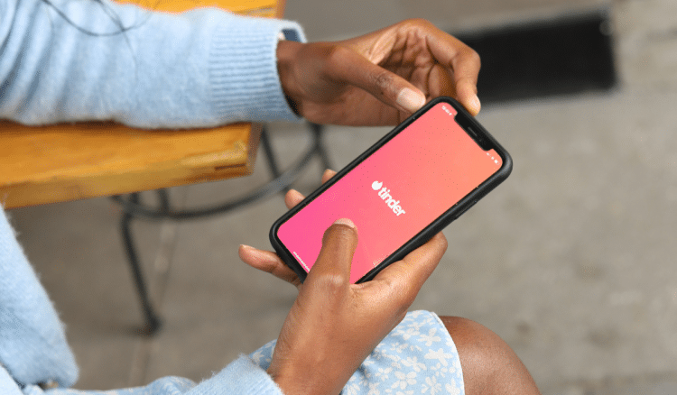 Tinder dobio novu značajku: ‘Dupli spoj’ dopušta dovođenje prijatelja na spoj