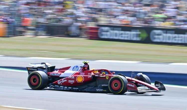 Hamilton najbrži na prvom treningu u Silverstoneu, Verstappen tek deseti