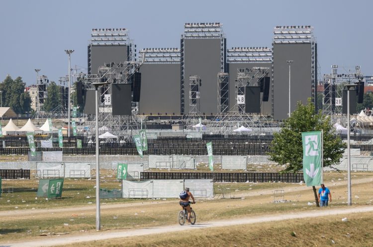 Organizatori Thompsonova koncerta zahvalili okupljenima i pozvali na žurno čišćenje