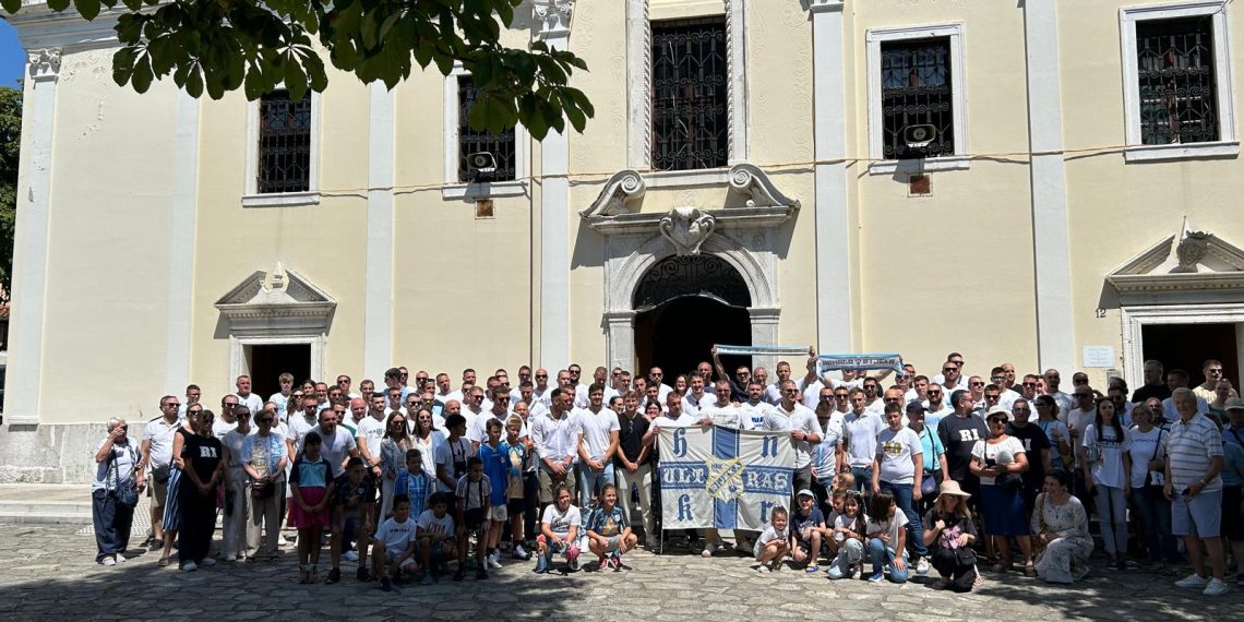 Vjera i zajedništvo: Armada i Riječani na misi za novu sezonu
