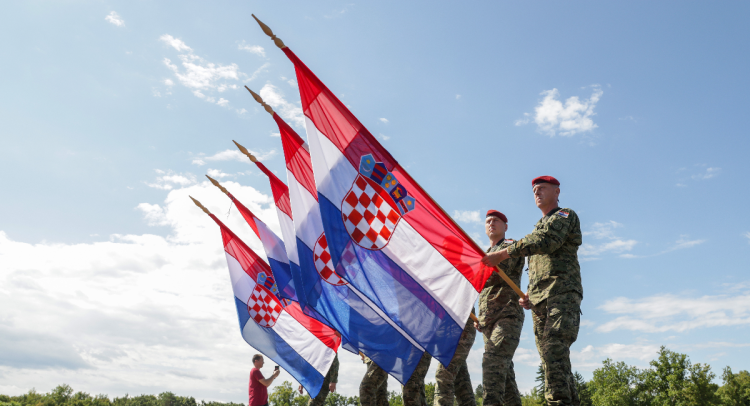 Vojnici u vojarni na Plesu uvježbavaju posljednje korake za obljetnicu Oluje