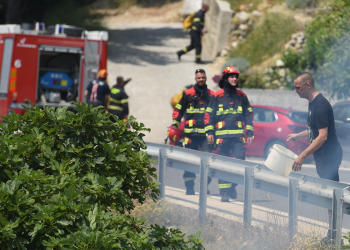 Otvoreni plamen iz dvorišta izazvao veliki požar u Zadru
