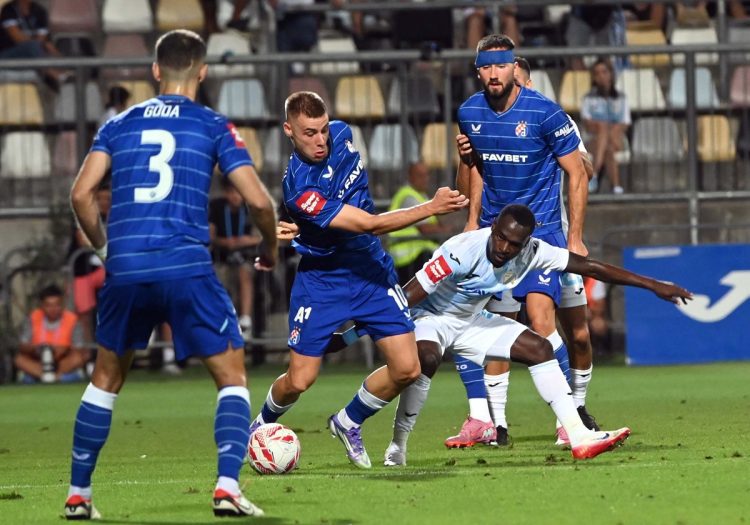 Dinamo na Rujevici svladao Rijeku 2-0 i zadržao stopostotan učinak